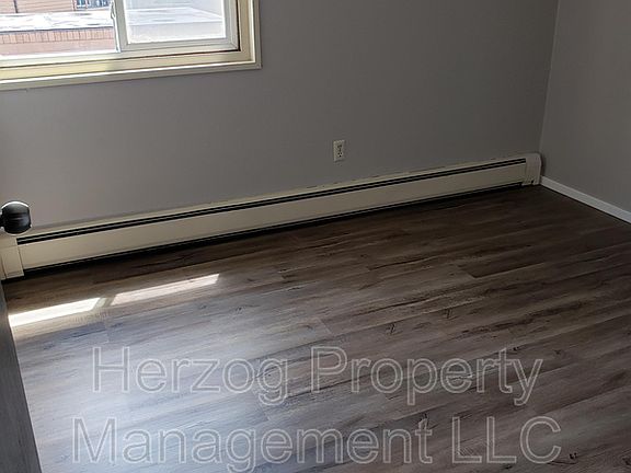 2nd image of 408 McKay Ave S #8