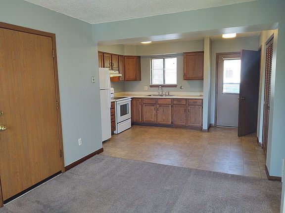 4th image of 322 Friendship St APT B