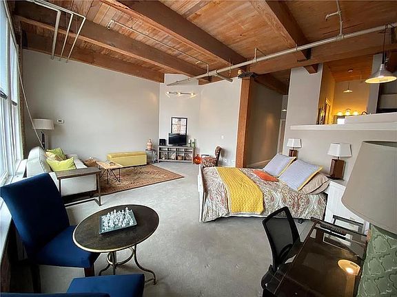 3rd image of 308 W 8th St APT 506