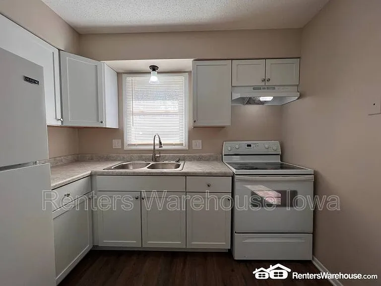 3012 Raccoon St — Photo 5