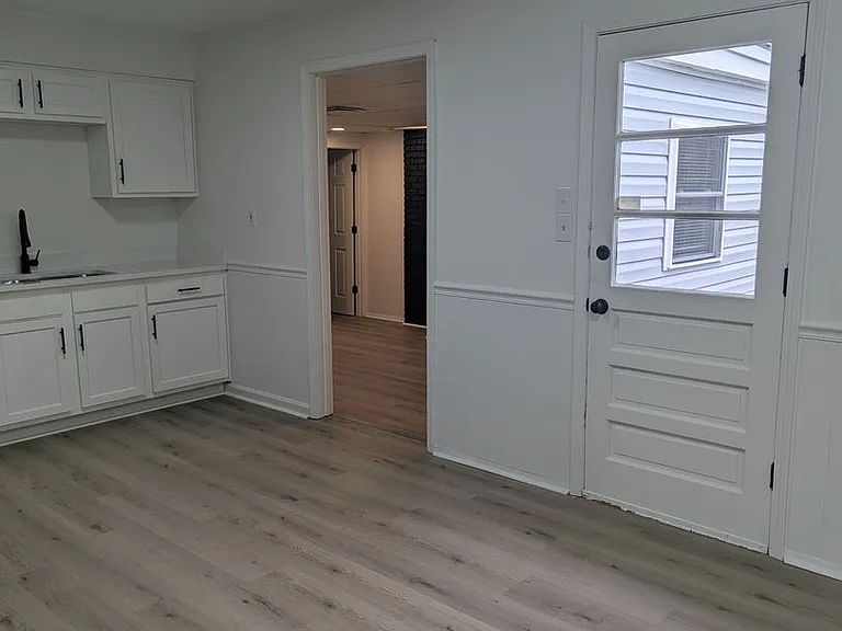 6109 Toebbe Ln — Photo 9