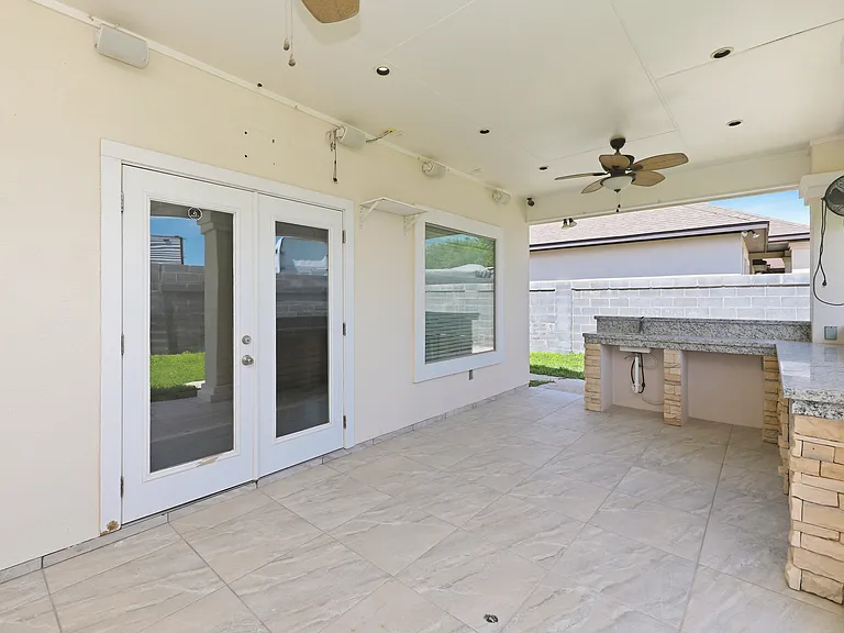 7225 Sylvia Plath Dr — Photo 20