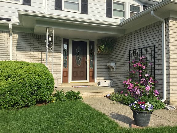 2nd image of 2445 Traver Blvd