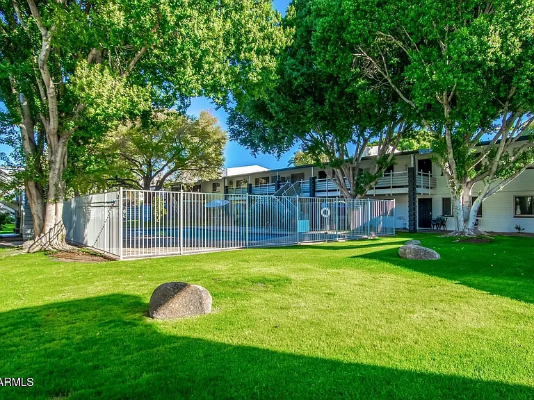 721 E Montebello Ave #108 — Photo 22