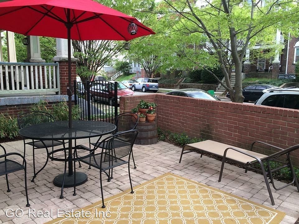 1st image of 3018 Park Ave APT 3