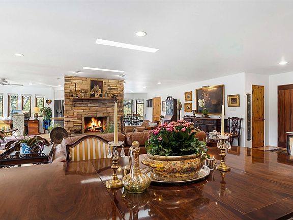 3rd image of 7 Cibola Cir