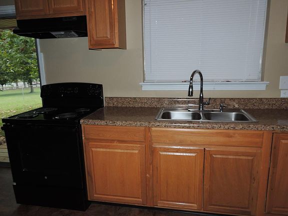 3rd image of 7603 Cecelia Dr