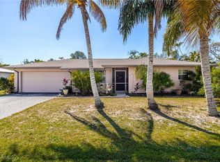1676 N Hermitage Rd, Fort Myers, FL 33919