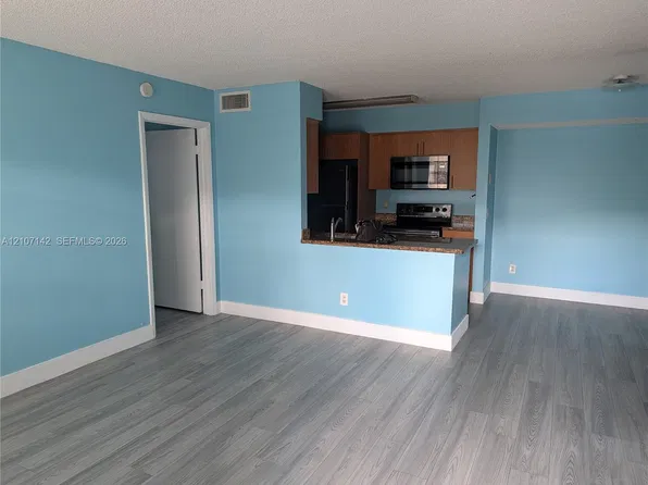 10473 NW 7th St #103, Hollywood, FL 33026