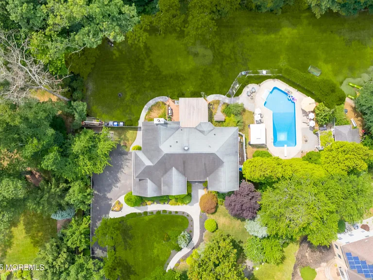 1577 Country Club Ln — Photo 7