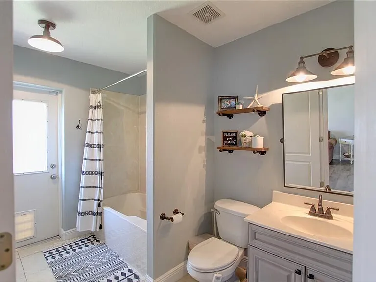 125 Palm Cir — Photo 17