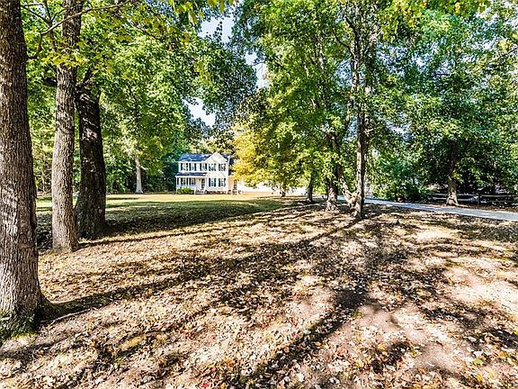 3rd image of 300 Westover Ave