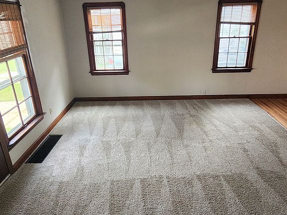 5th image of 12607 Astor Ave