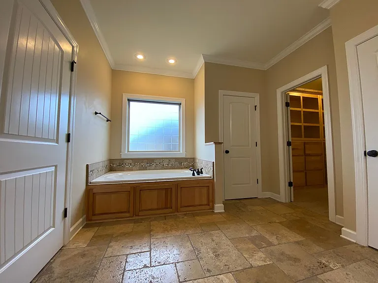 115 Hayley Dr — Photo 18