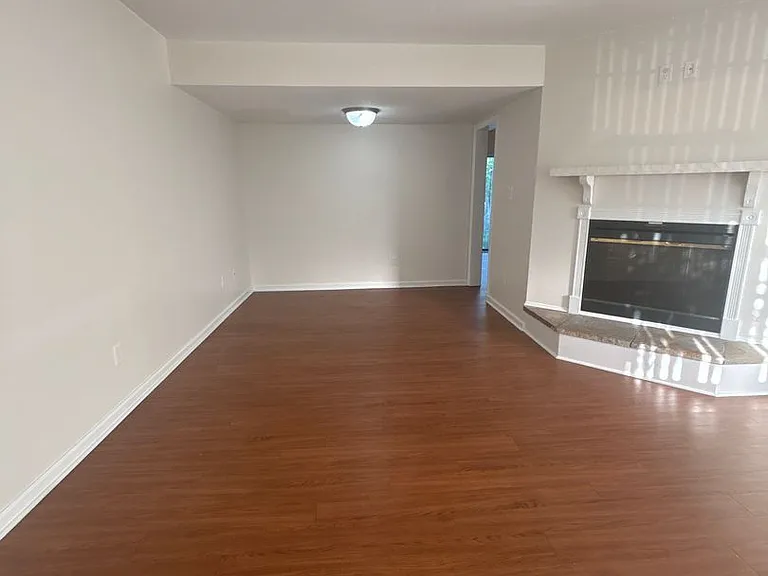 202 Myrtlewood Cir — Photo 3