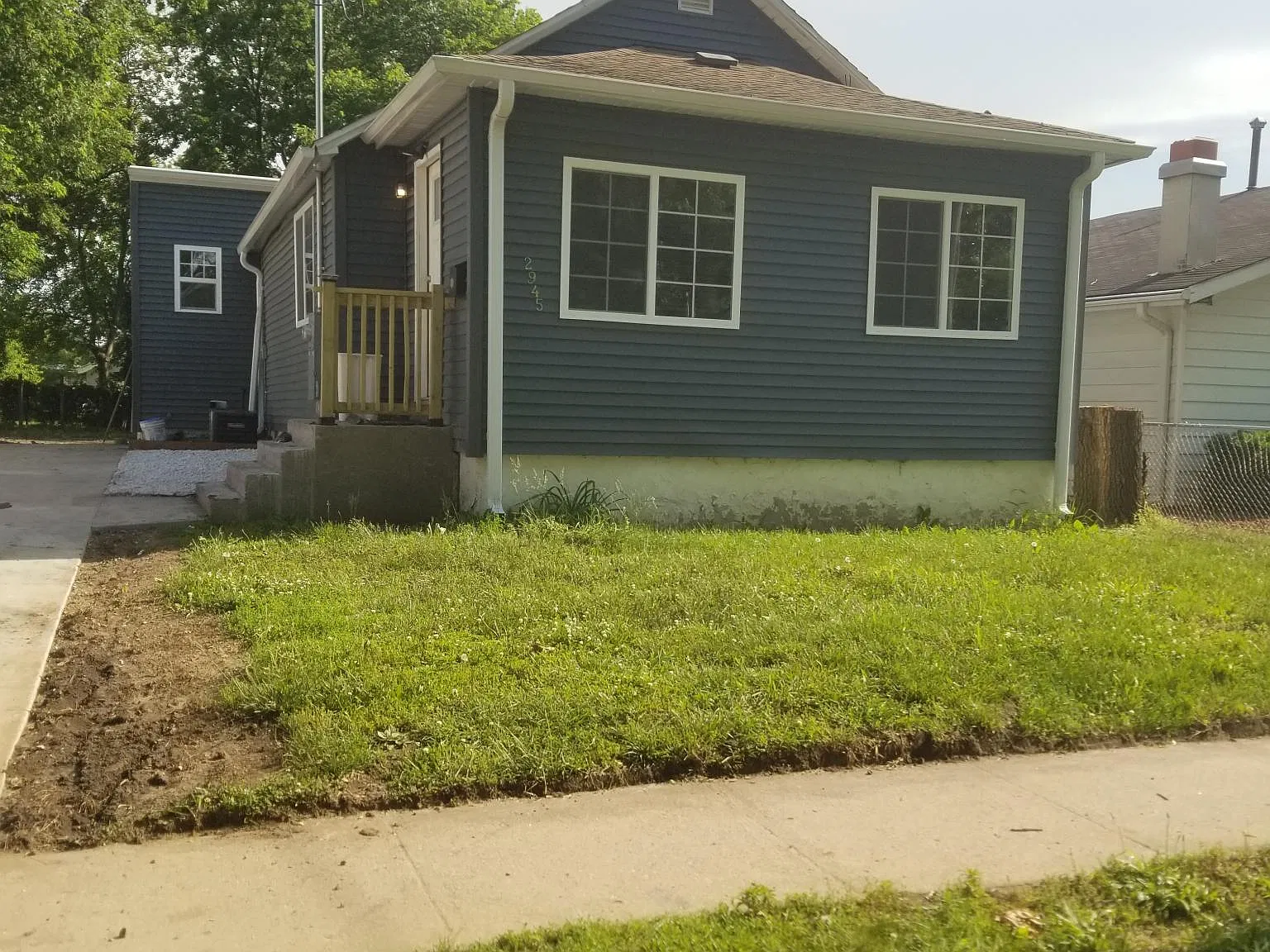 2945 Mahaska Ave — Photo 1