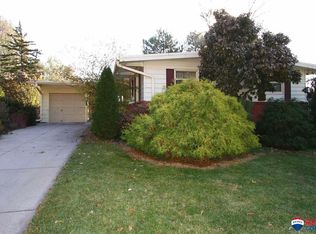 1220 Eastridge Dr, Lincoln, NE 68510
