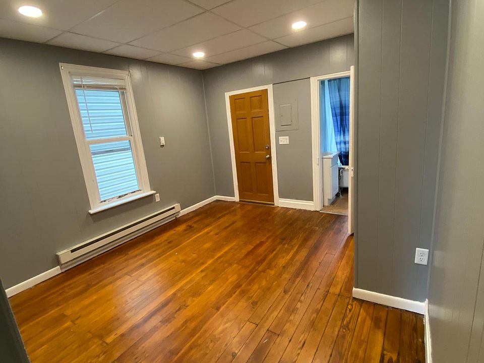 2nd image of 467 High St