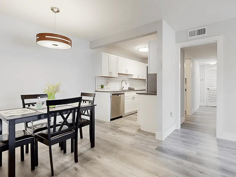 Spring Lake Cove Apartments — Photo 10