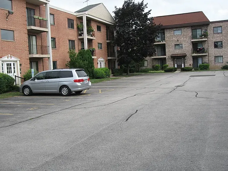 5403 Chateau Dr #1 — Photo 15