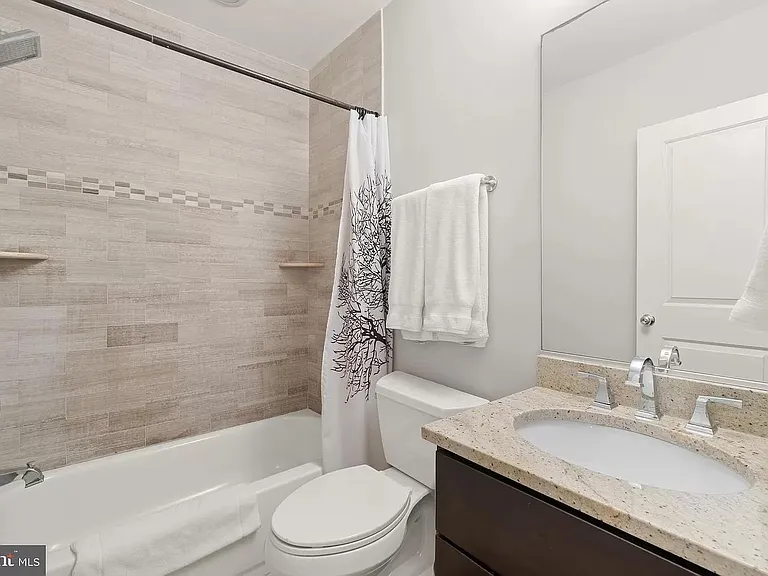 1238 New Jersey Ave NW #B — Photo 9