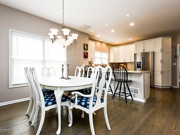 4th image of 2525 Churchill Dr