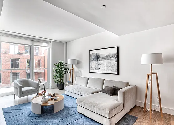 Rented by Extell Marketing Group LLC | media 29