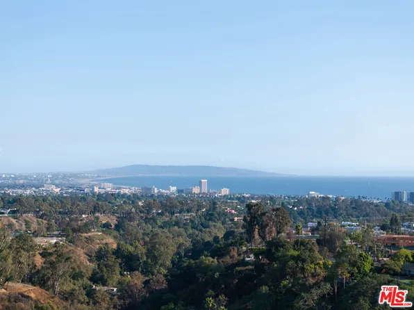 14706 Oracle Pl, Pacific Palisades, CA 90272