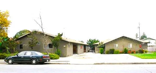 7526 Forest St APT A photo 1