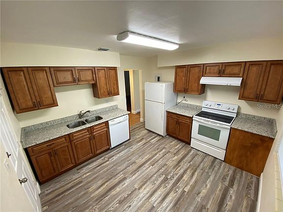 2nd image of 817 S Mills Ave