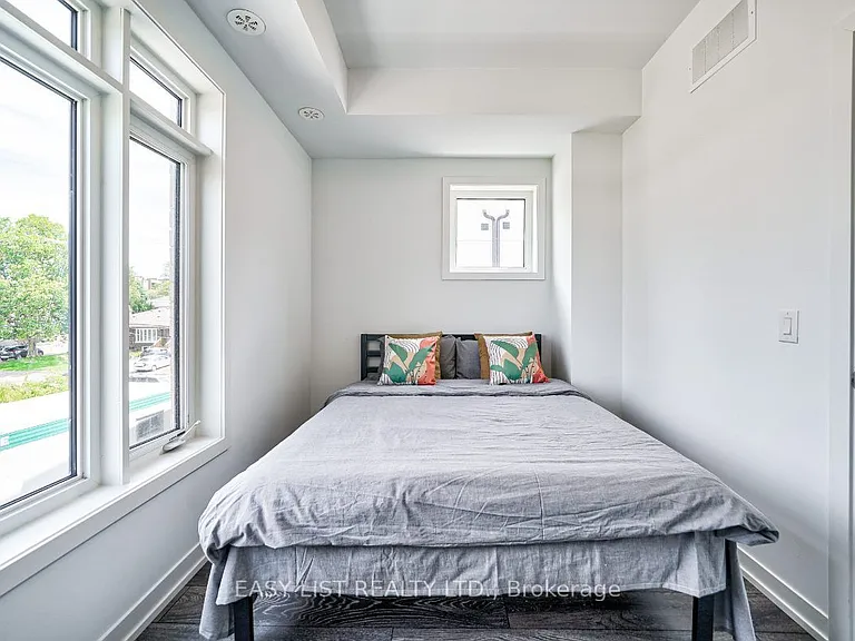 27 Spruce Pines Cres — Photo 17