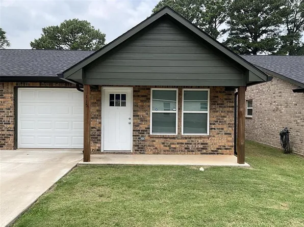 115 Isabella St, Mineola, TX 75773