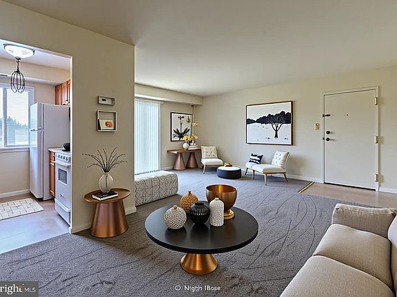 4th image of 7407 Alvah Ave #F