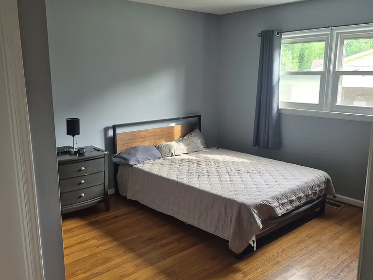 704 W Park Ave — Photo 7