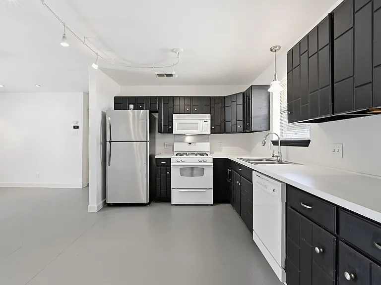 2712 Saint Edwards Cir #A — Photo 11