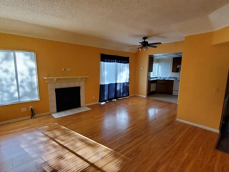 22749 Lakeway Dr #373 — Photo 2