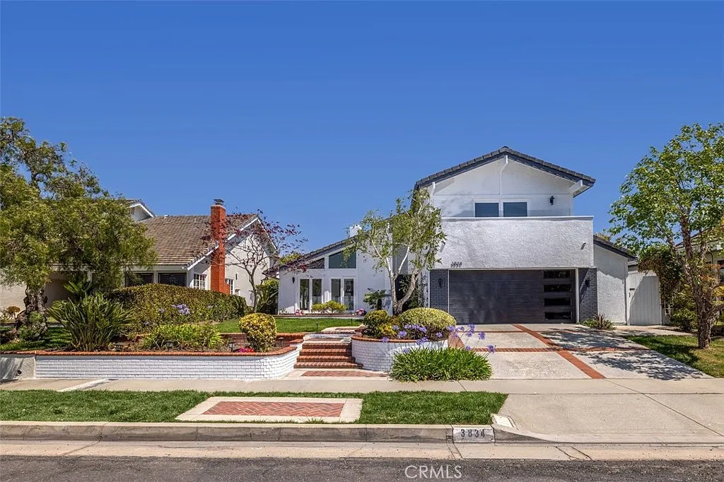 4 bed, 2463 sqft, $8,000 — Photo 1