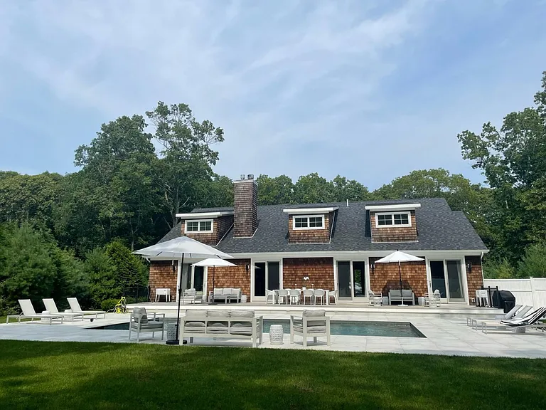 72 Talmage Farm Ln — Photo 2