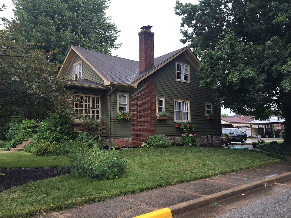 STREET CORNER VIEW