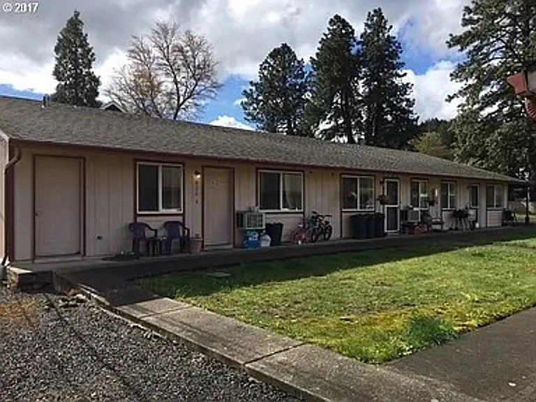 400-402 406 #408-410-412 — Photo 8