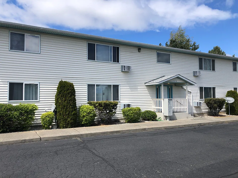 885 SE Klemgard St #5