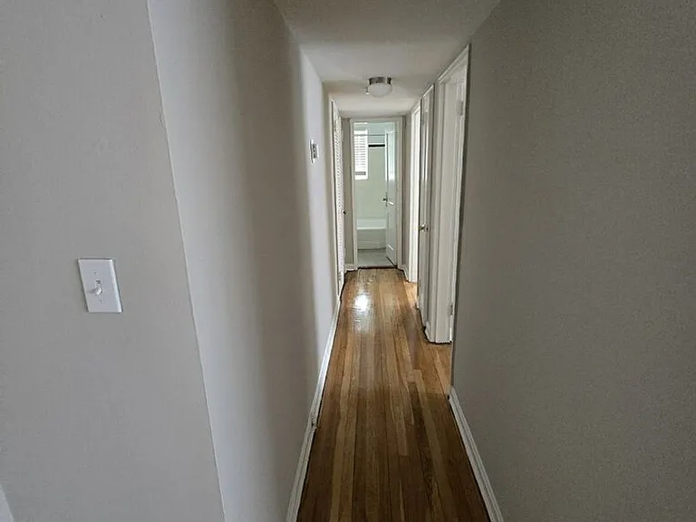 405 Division Ave NE — Photo 7