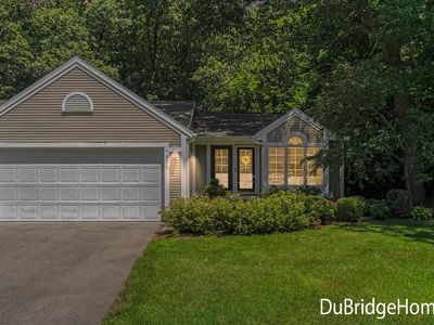 4256 Valley Hollow Dr NE, Grand Rapids, MI, 49525