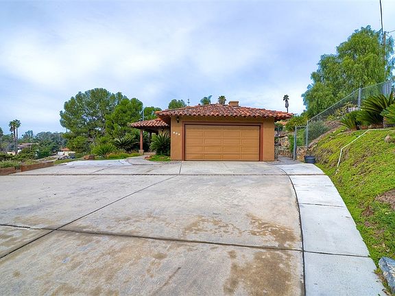 2nd image of 102 Alta Mesa Dr