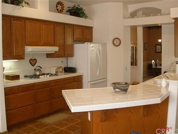 2nd image of 921 Ambrosia Ln