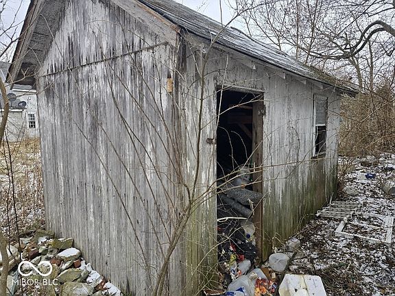 3rd image of 6875 N Spruce St