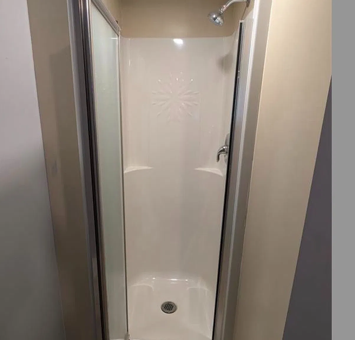 1 bed, $1,100 — Photo 4