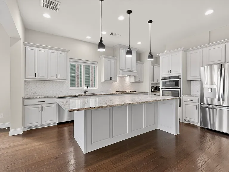5901 The Esplanade Dr — Photo 13