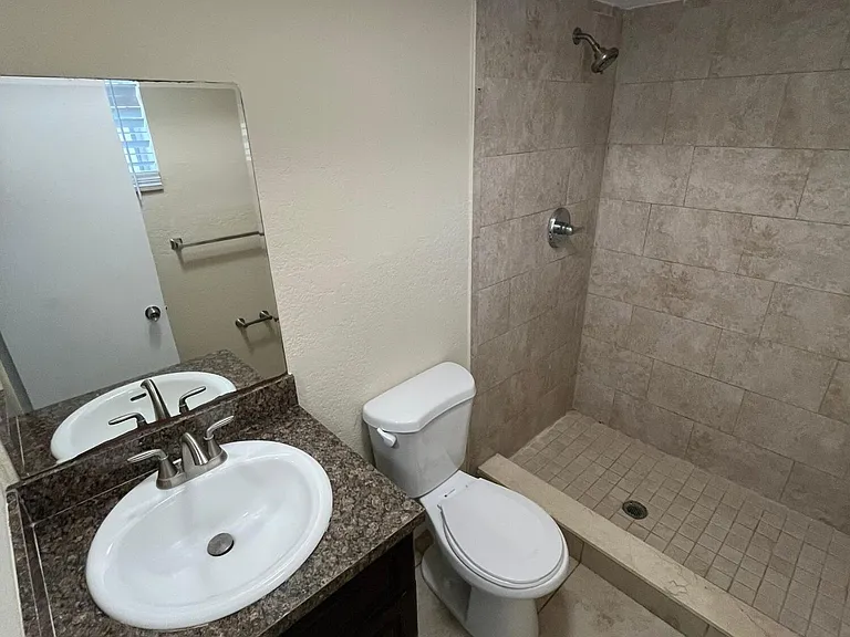 1370 NE 119th St #137008 — Photo 52