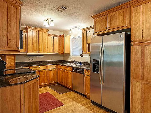 4th image of 6035 Marcus Dr